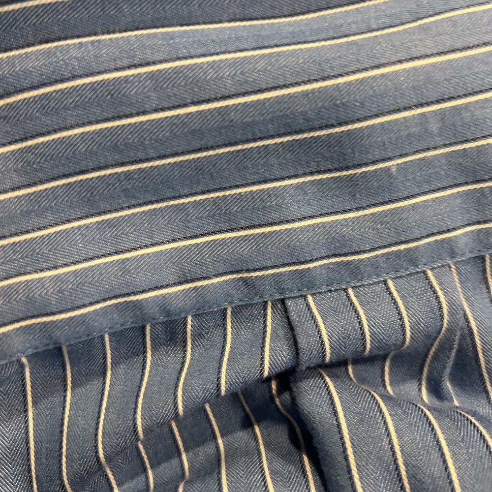 VanHeusen button down - Picture 2 of 2
